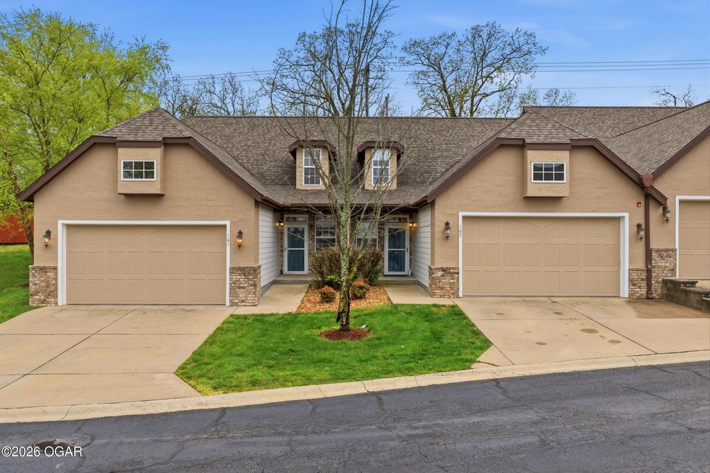 101 Residence Lane, Branson, MO 65616