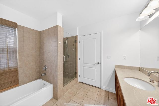 956 S Wilton Place 201, Los Angeles, CA 90019