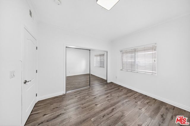 956 S Wilton Place 201, Los Angeles, CA 90019