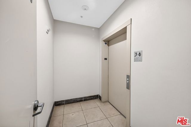 956 S Wilton Place 201, Los Angeles, CA 90019