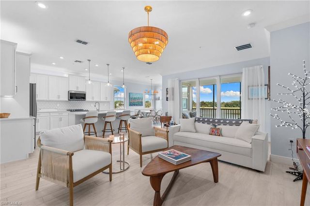 4620 Arboretum CIR 201, Naples, FL 34112