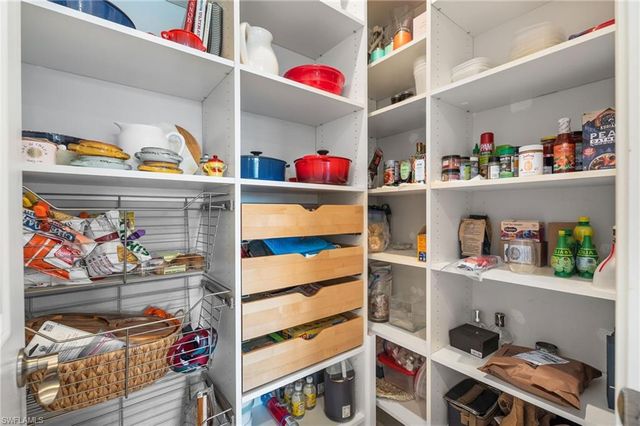 4620 Arboretum CIR 201, Naples, FL 34112