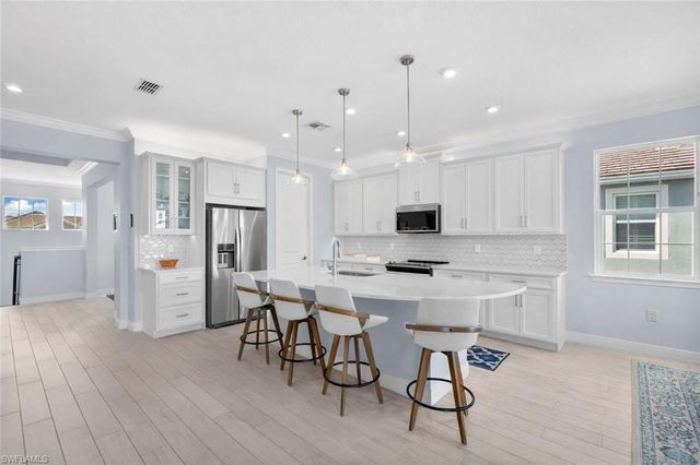 4620 Arboretum CIR 201, Naples, FL 34112