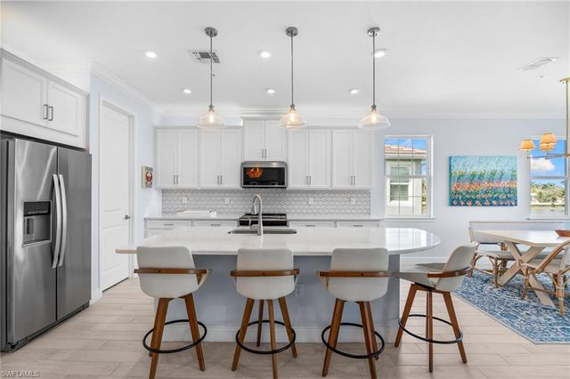 4620 Arboretum CIR 201, Naples, FL 34112