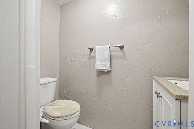 4812 Fairlake Ln, Glen Allen, VA 23060