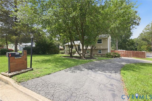 4812 Fairlake Ln, Glen Allen, VA 23060