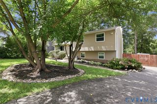 4812 Fairlake Ln, Glen Allen, VA 23060