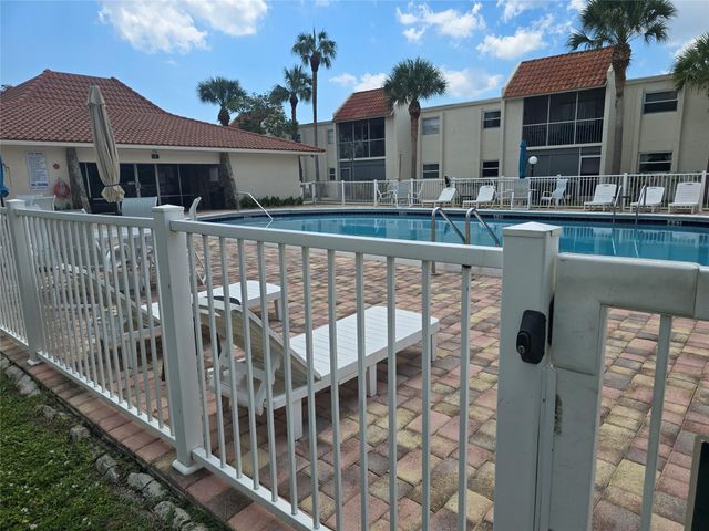 1428 SE 4th Avenue 107, Deerfield Beach, FL 33441