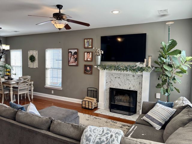 2165 Gold Valley Dr, Murfreesboro, TN 37130