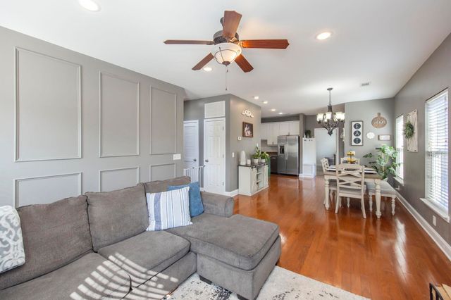 2165 Gold Valley Dr, Murfreesboro, TN 37130