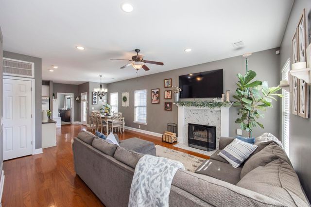 2165 Gold Valley Dr, Murfreesboro, TN 37130