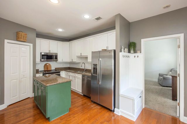 2165 Gold Valley Dr, Murfreesboro, TN 37130