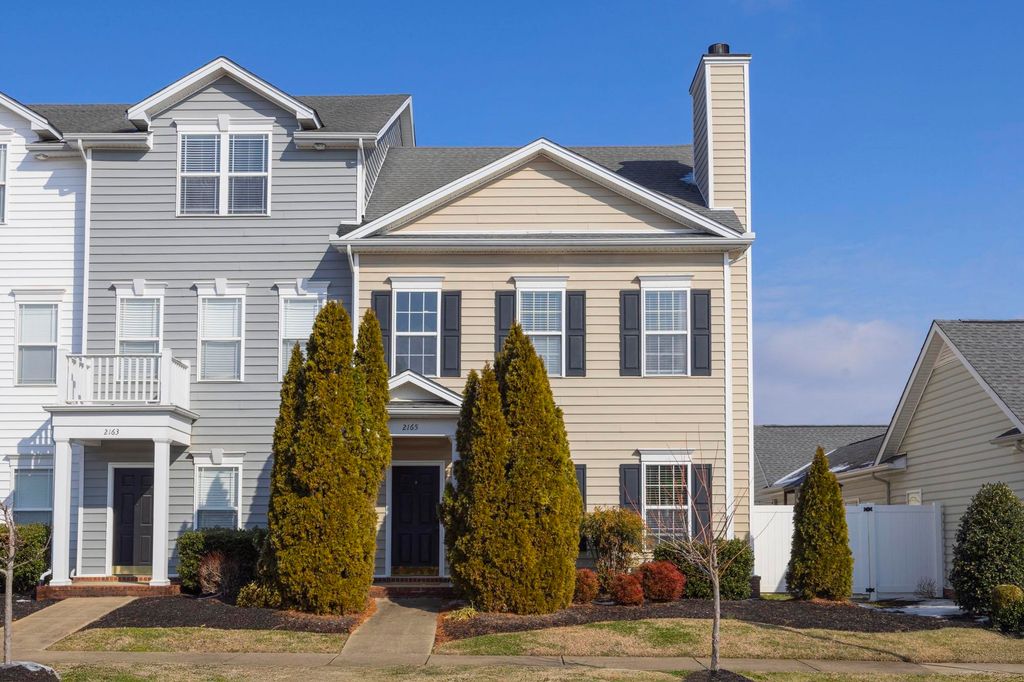 2165 Gold Valley Dr, Murfreesboro, TN 37130