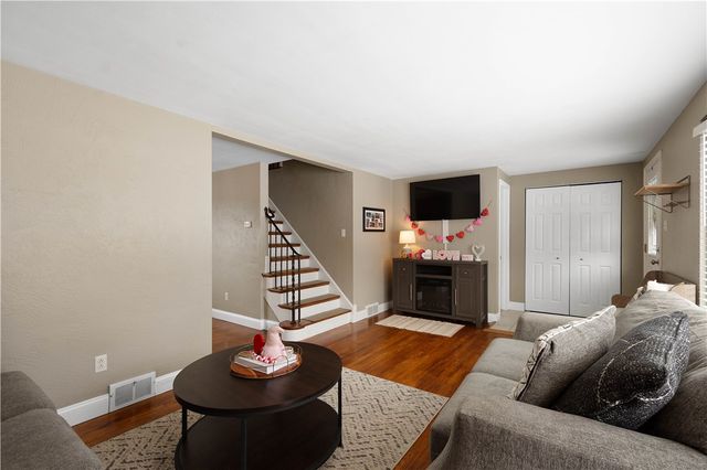 148 Ryan Drive, Scott Twp, PA 15220