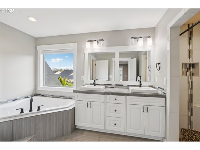 228 MISTY Ln, Woodland, WA 98674