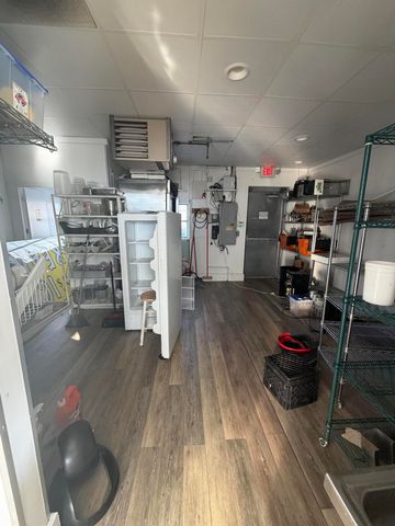 15801 E 10 Mile Road, Eastpointe, MI 48021