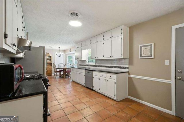 111 Brownsmill Drive, Grayson, GA 30017