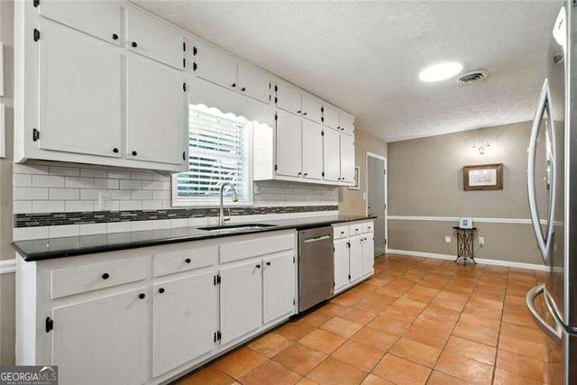 111 Brownsmill Drive, Grayson, GA 30017