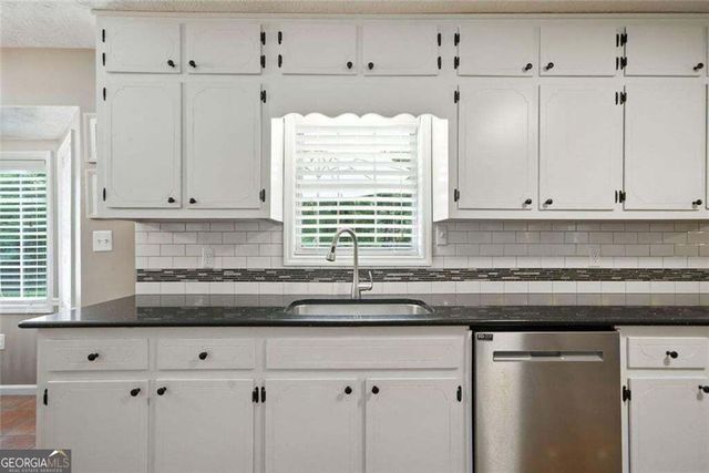 111 Brownsmill Drive, Grayson, GA 30017
