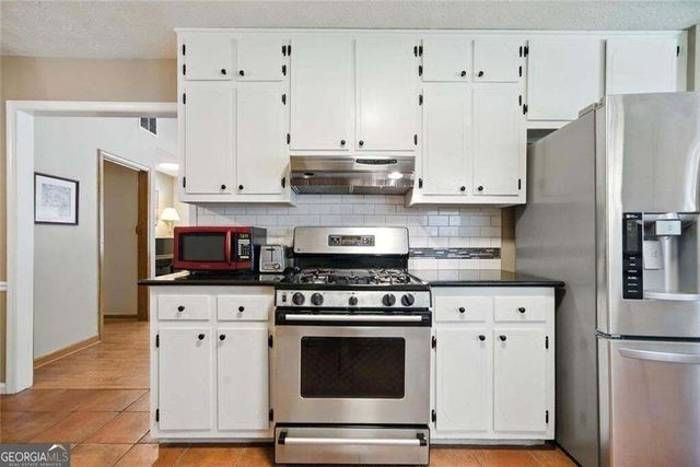 111 Brownsmill Drive, Grayson, GA 30017