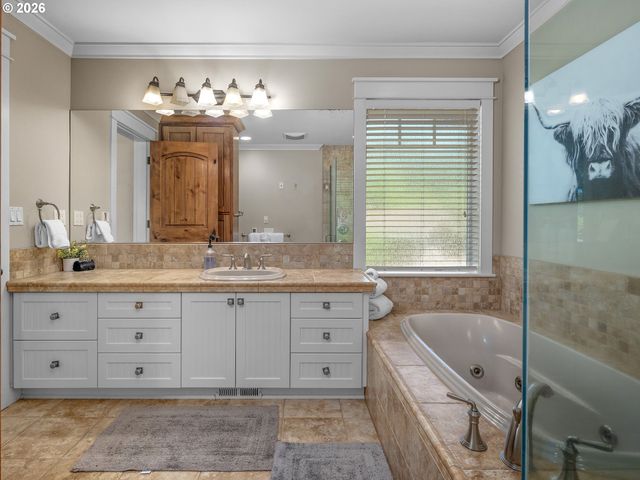 23781 Nw GROSSEN Dr, Hillsboro, OR 97124
