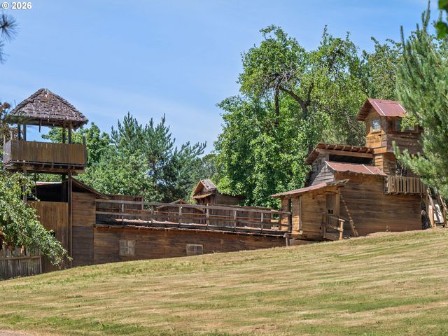 23781 Nw GROSSEN Dr, Hillsboro, OR 97124