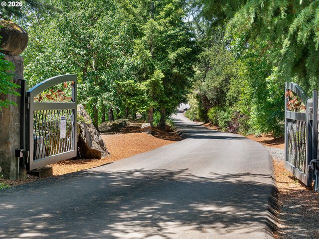23781 Nw GROSSEN Dr, Hillsboro, OR 97124