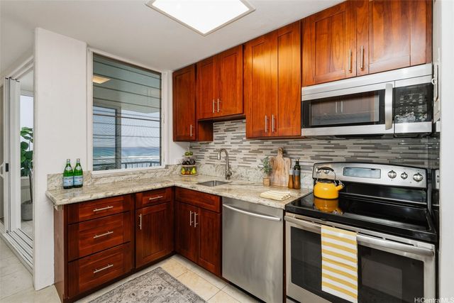 2943 Kalakaua Avenue 707, Honolulu, HI 96815