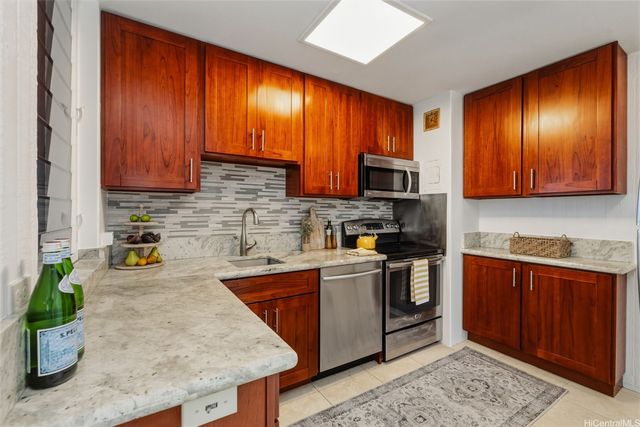 2943 Kalakaua Avenue 707, Honolulu, HI 96815