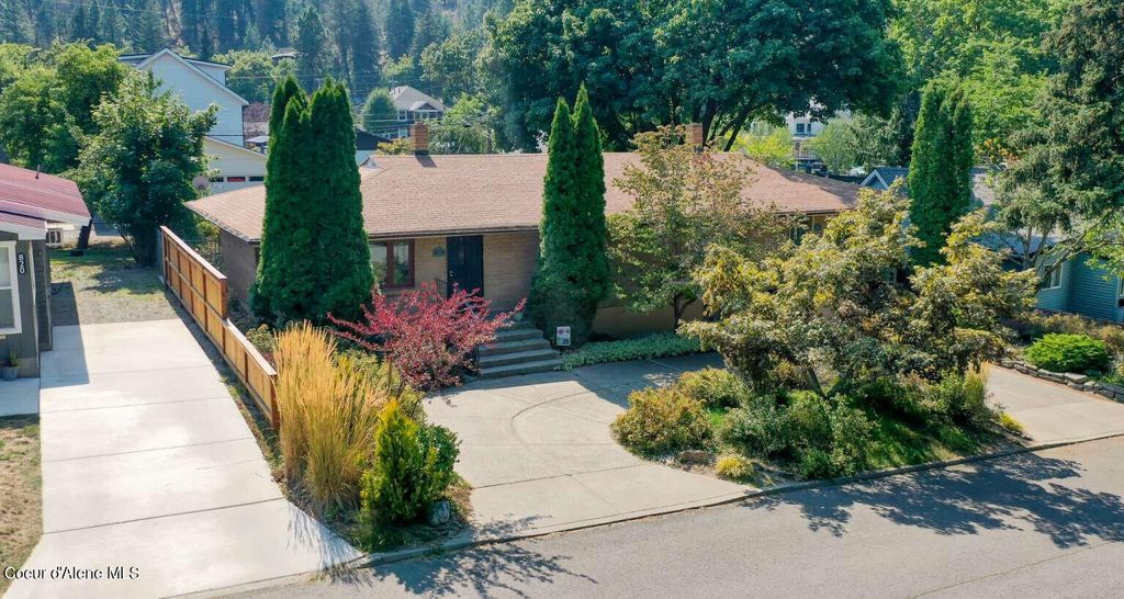 810 E BANCROFT AVE, Coeur D'alene, ID 83814