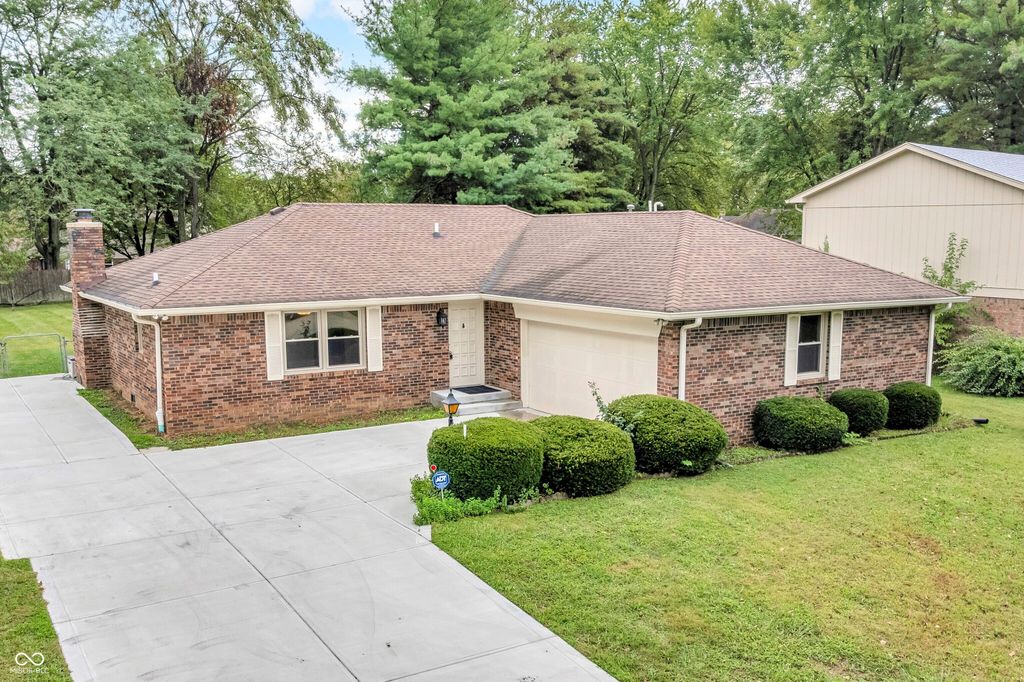 817 N Peterman Road, Greenwood, IN 46142