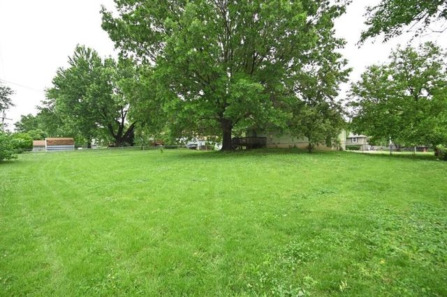 10526 N Walnut Street, Kansas City, MO 64155