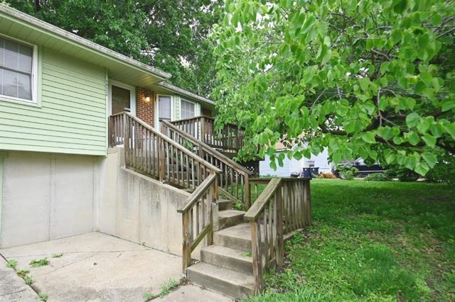 10526 N Walnut Street, Kansas City, MO 64155