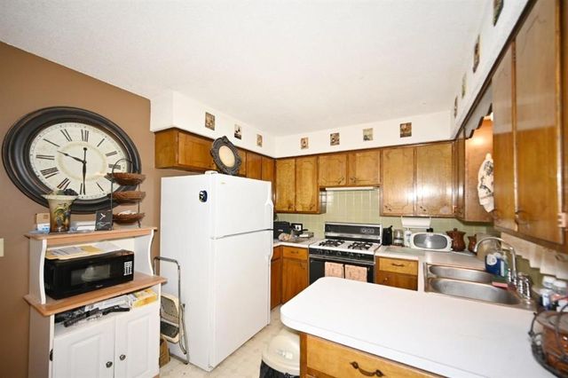 10526 N Walnut Street, Kansas City, MO 64155