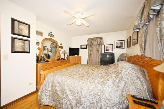 10526 N Walnut Street, Kansas City, MO 64155