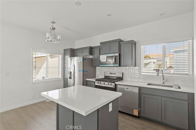 8086 Mission Boulevard 19, Jurupa Valley, CA 92509