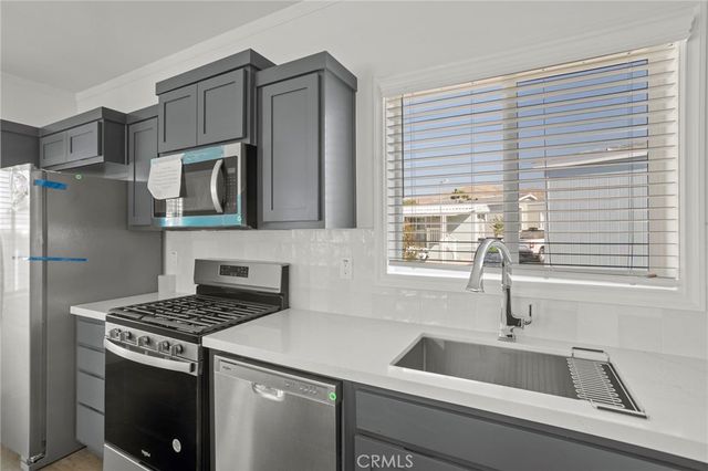 8086 Mission Boulevard 19, Jurupa Valley, CA 92509