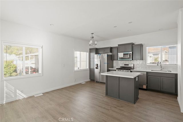 8086 Mission Boulevard 19, Jurupa Valley, CA 92509