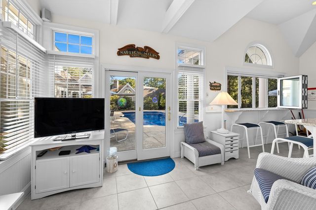 13 Driftwood Circle, Mashpee, MA 02649