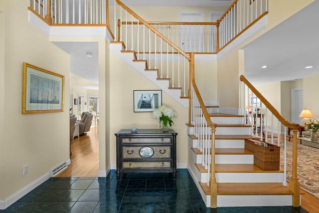 13 Driftwood Circle, Mashpee, MA 02649
