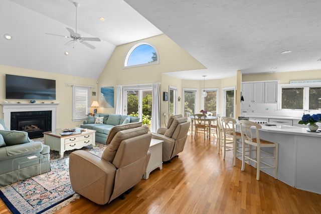 13 Driftwood Circle, Mashpee, MA 02649