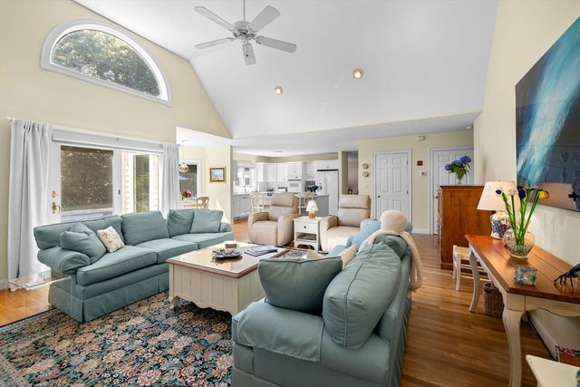 13 Driftwood Circle, Mashpee, MA 02649