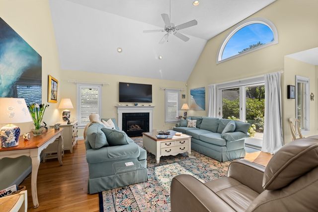 13 Driftwood Circle, Mashpee, MA 02649