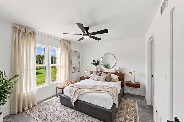 16881 Davis RD 313, Fort Myers, FL 33908
