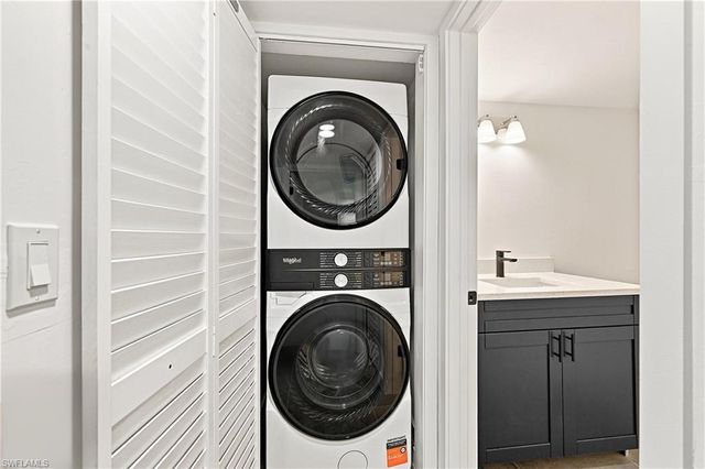 16881 Davis RD 313, Fort Myers, FL 33908
