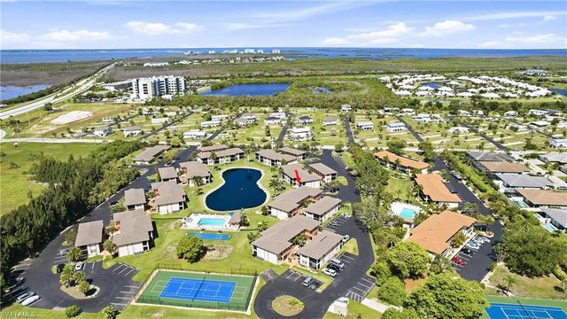 16881 Davis RD 313, Fort Myers, FL 33908