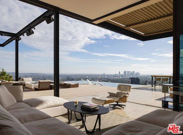 1305 Collingwood Place, Los Angeles, CA 90069