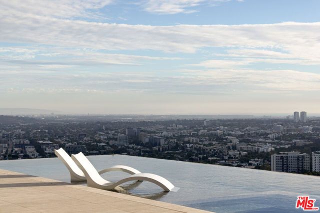 1305 Collingwood Place, Los Angeles, CA 90069