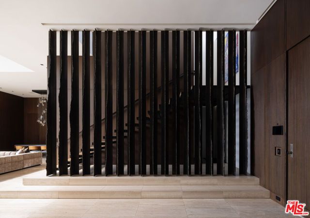 1305 Collingwood Place, Los Angeles, CA 90069