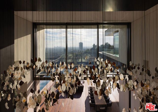 1305 Collingwood Place, Los Angeles, CA 90069